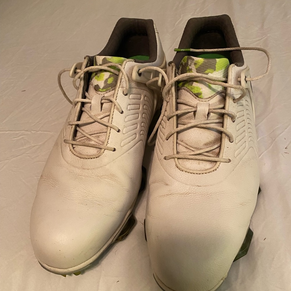Footjoy Golf Shoe / Spike / Cleat Tour S Size 9